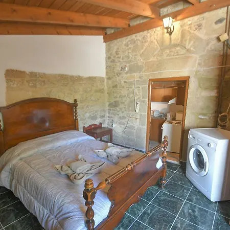 Stone House Apartment *